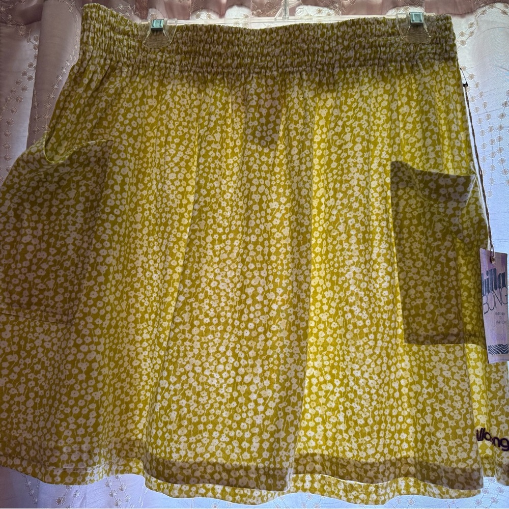 Billabong floral skirt with pockets